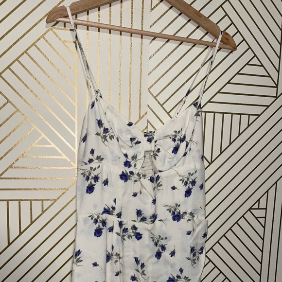 Dress - Picture 6 of 6